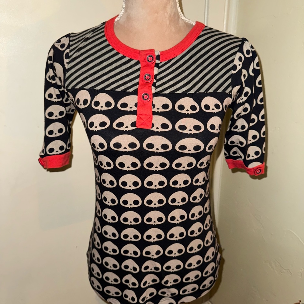 Skelanimals rare vintage shirt top